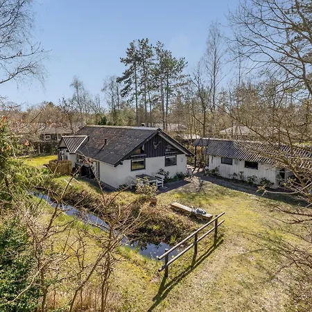 Pet Friendly In With Wifi Holiday home